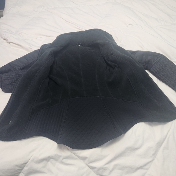 Lululemon Run bundled up jacket size 4 - Picture 4 of 6